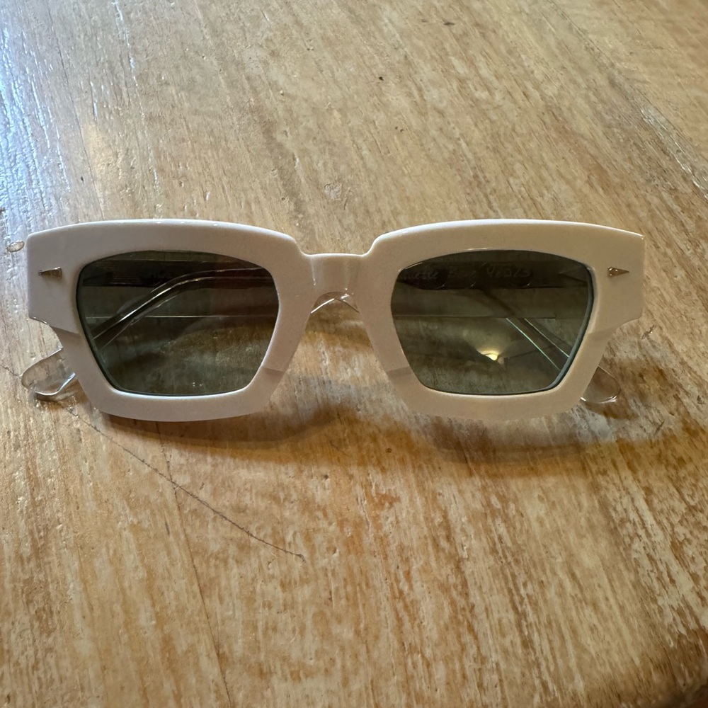 Ahlem “Villete” White Square Sunglasses